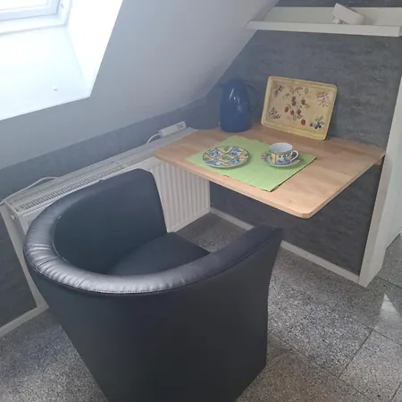 No 6 Fuer Radtouristen Und Geschaeftsreisende Mit Eigenem Bad Im Dg Apartman *