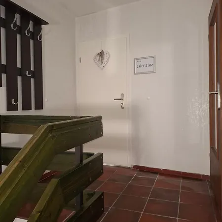 Apartment No 6 für Radtouristen und Geschäftsreisende mit eigenem Bad im Dachgeschoss Apartamento