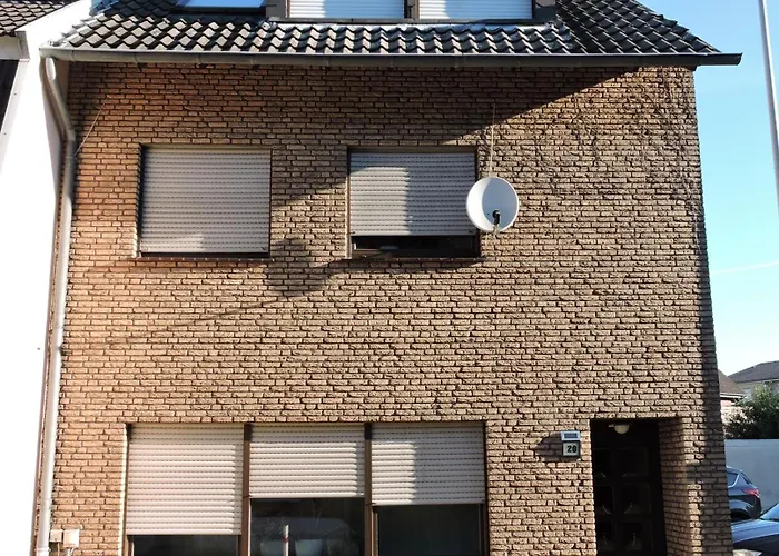 Apartment No 6 für Radtouristen und Geschäftsreisende mit eigenem Bad im Dachgeschoss Apartamento Rhede (North Rhine-Westphalia)