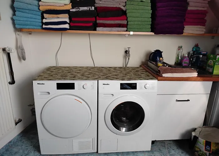 No 6 Fuer Radtouristen Und Geschaeftsreisende Mit Eigenem Bad Im Dg Apartman *