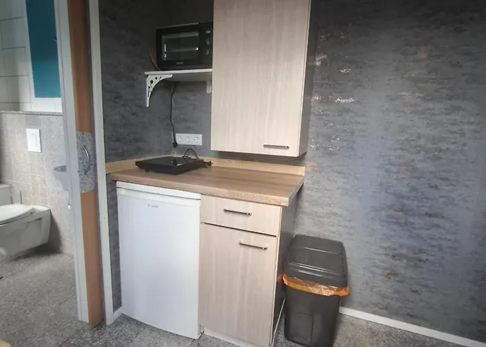 Apartment No 6 für Radtouristen und Geschäftsreisende mit eigenem Bad im Dachgeschoss Apartamento